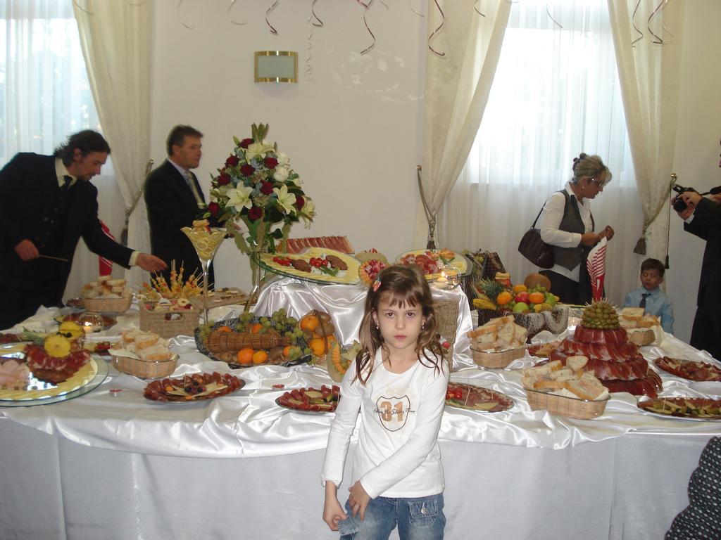 Hotel Metković Kültér fotó