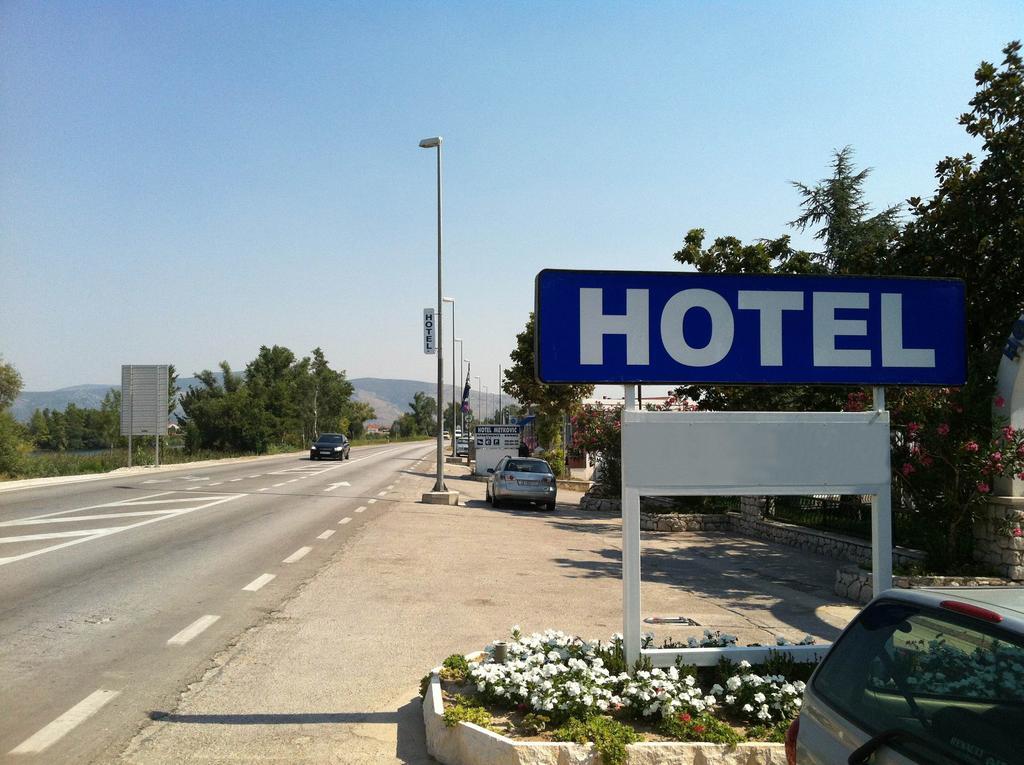 Hotel Metković Kültér fotó